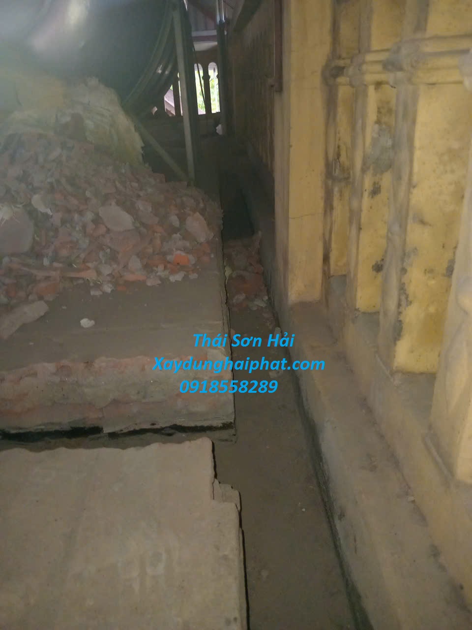 bang-gia-chong-tham-san-thuong-gia-chong-tham-tran-nha-o-HN-nam-2026-1