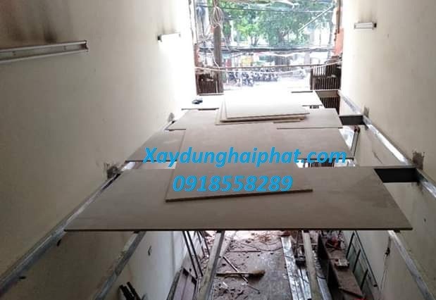 bao-gia-lam-gac-xep-gia-thi-cong-tam-cemboard-lam-san-nhe-tai-HN-3