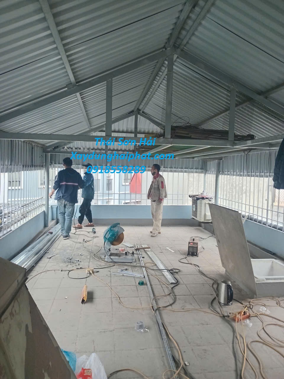 can-tim-don-vi-lam-chuong-cop-cau-thang-sat-san-thuong-o-HN-2