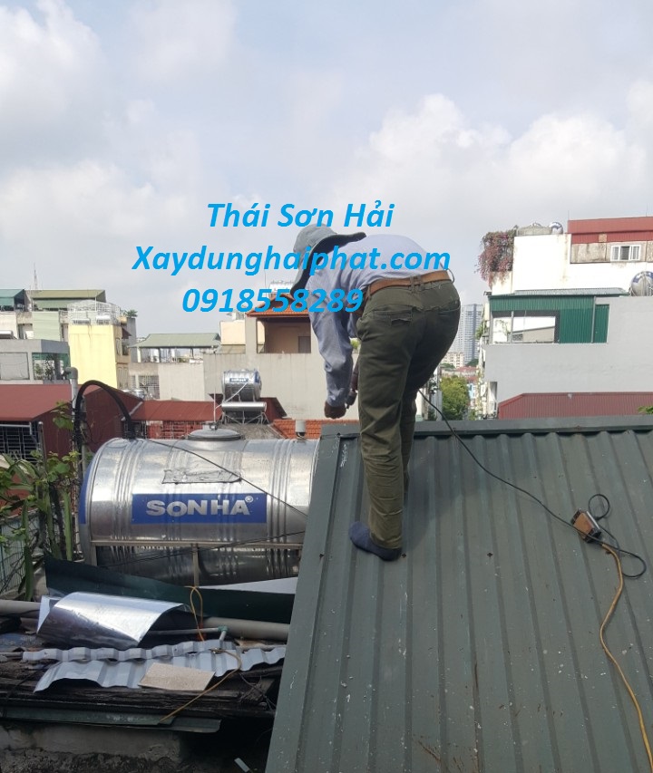 chuyen-sua-mai-ton-gia-re-chong-tham-dot-mai-ton-cu-bi-han-ri-o-HN-1