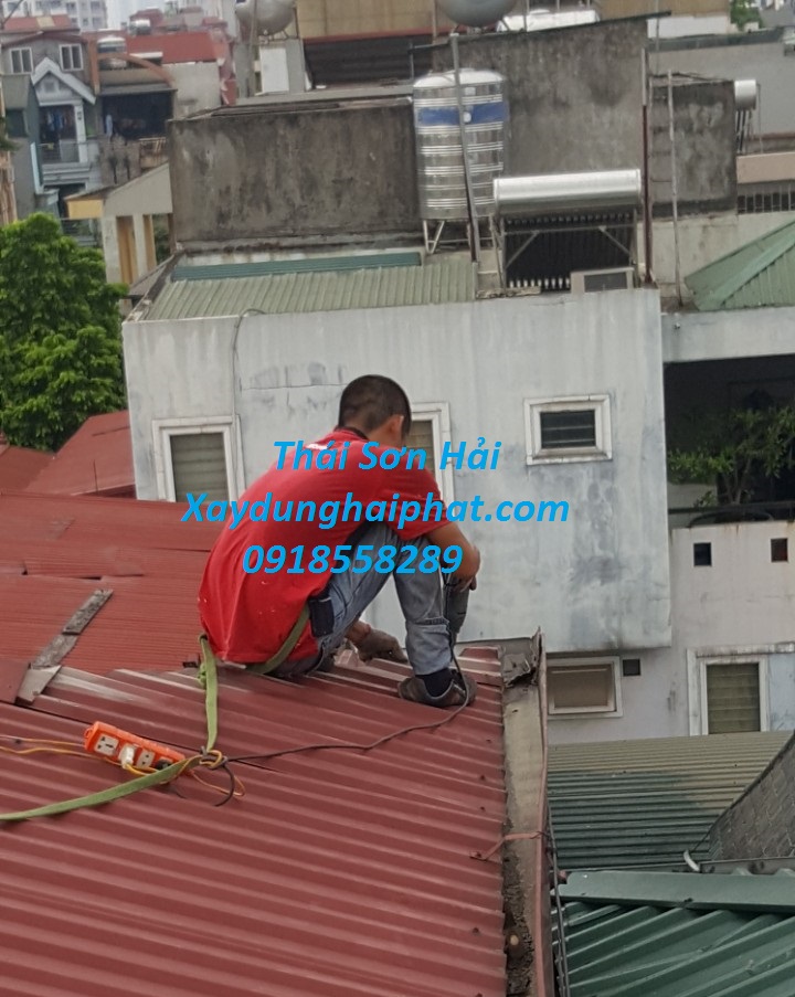 cong-ty-cai-tao-mai-ton-cu-lam-mai-ton-cach-nhiet-chong-nong-o-Ha-Noi-3