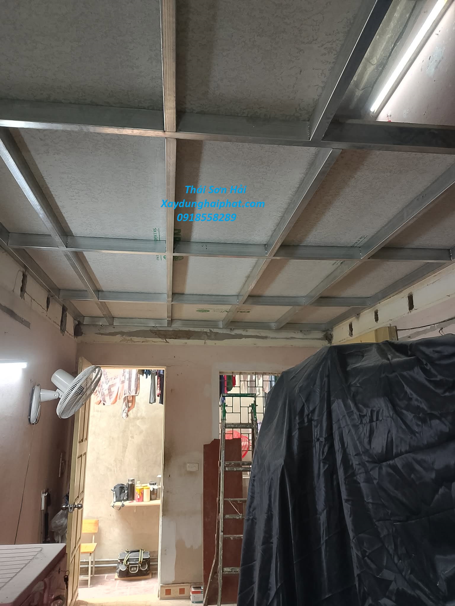 cong-ty-lam-gac-lung-uy-tin-cai-tao-gac-lung-bang-tam-cemboard-o-HN-2