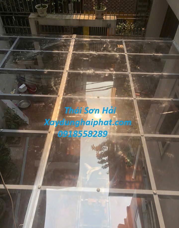 cong-ty-lam-mai-che-poly-nha-dan-lam-mai-lay-sang-tai-Cau-Giay-HN-4