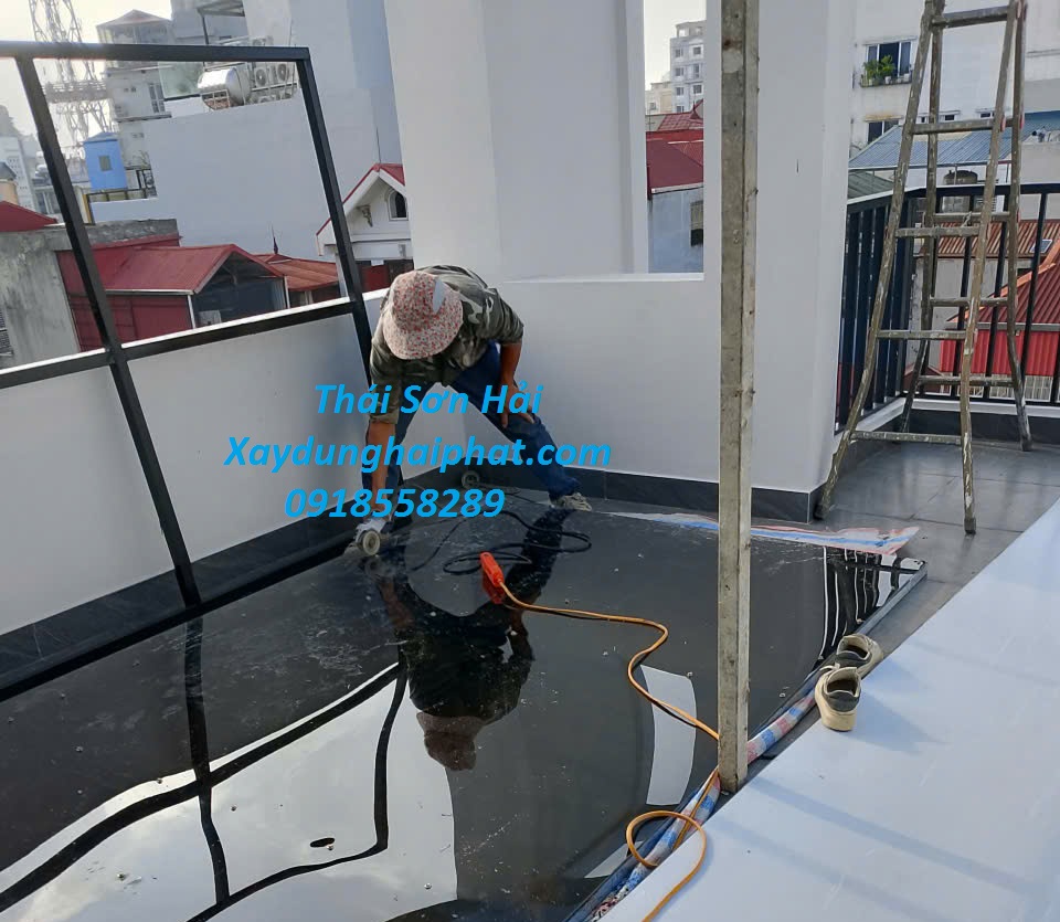 cong-ty-lam-mai-nhua-lay-sang-lam-mai-che-poly-tai-Ha-Noi-3