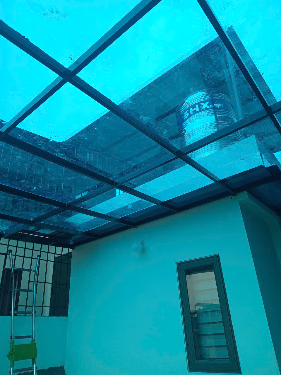 cong-ty-lam-mai-po-ly-uy-tin-lam-mai-che-nhua-trong-suot-o-HN-3