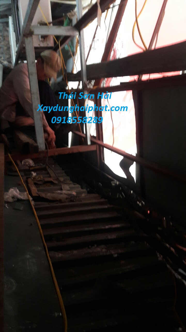 cong-ty-lap-dat-mai-ton-chong-dot-mai-ton-tai-nha-o-HN-2