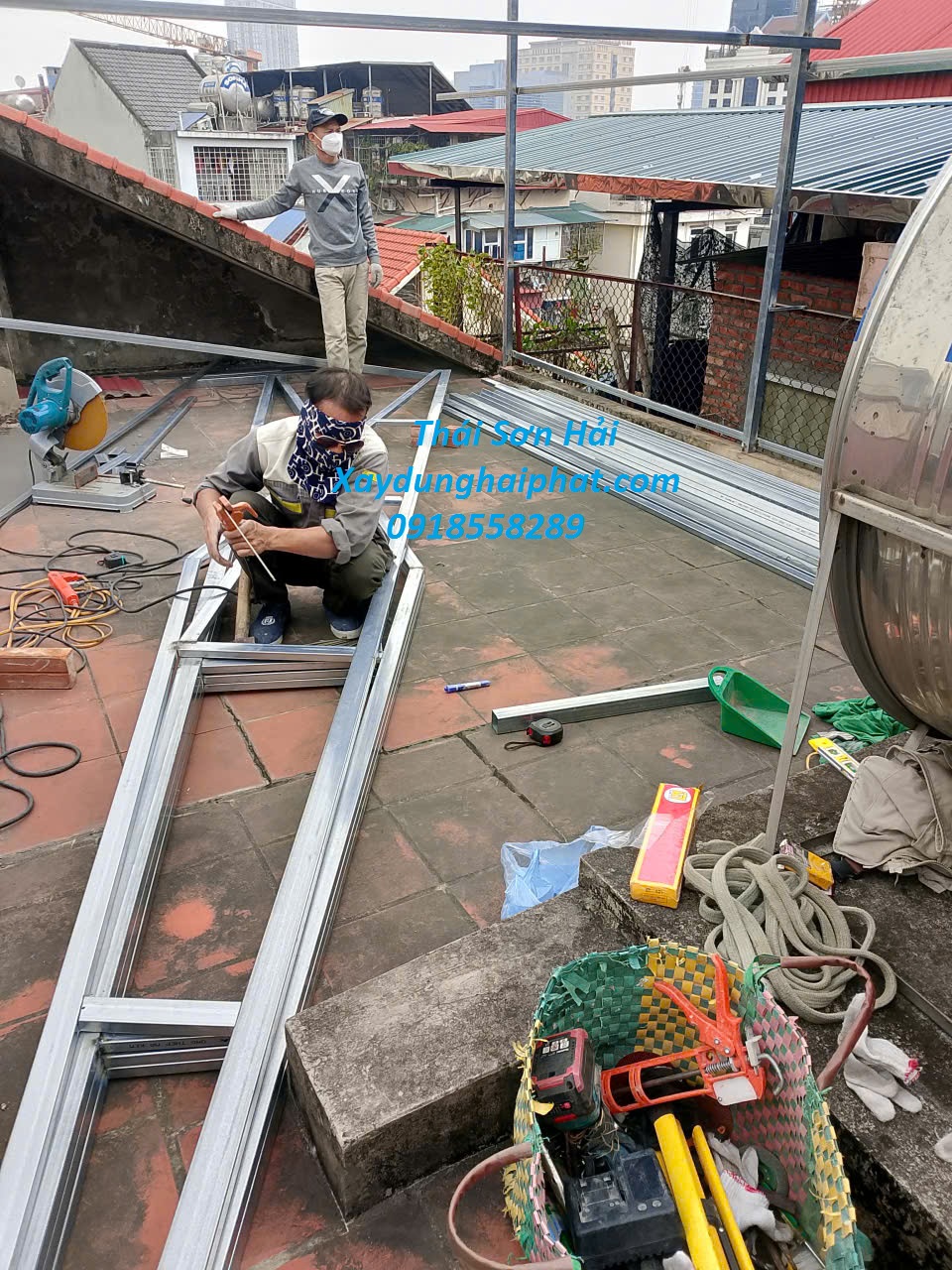 cong-ty-lap-dat-mai-ton-chuyen-nghiep-lap-dat-mai-ton-ben-dep-o-HN-1