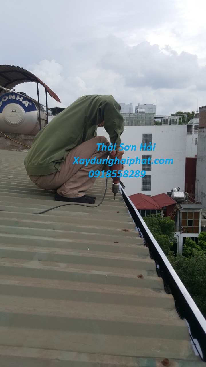 cong-ty-lap-dat-mai-ton-gan-toi-lam-mang-xoi-inox-gia-tot-1