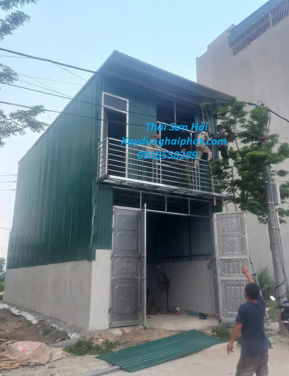 cong-ty-lap-dat-mai-ton-gan-toi-lam-mang-xoi-inox-gia-tot-4