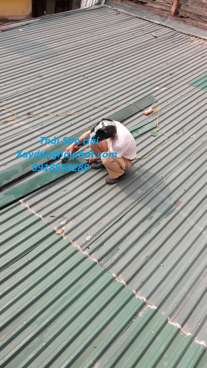 cong-ty-sua-mai-ton-nha-dan-cai-tao-mai-ton-cu-bi-dot-triet-de-5