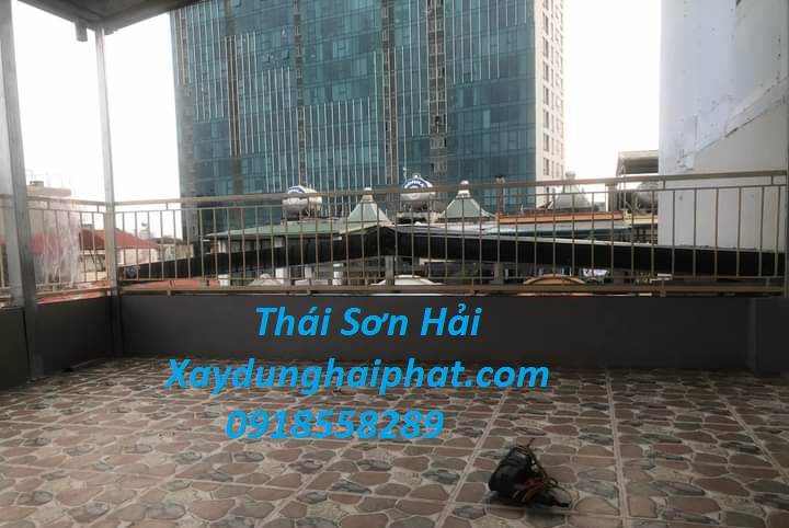 dat-lam-lan-can-sat-tai-nha-thi-cong-lan-can-sat-gia-re-o-HN-3