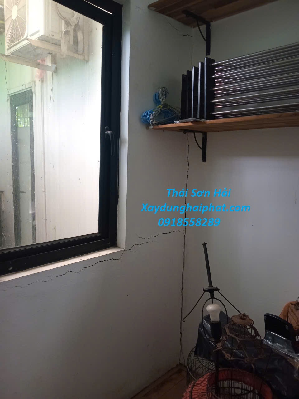 dich-vu-chong-tham-co-tran-nha-gia-re-uy-tin-Ha-Noi-3