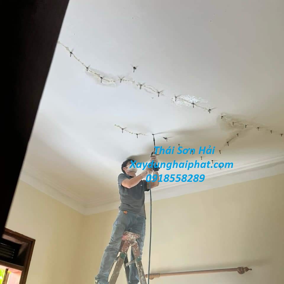 dich-vu-chong-tham-san-mai-chong-tham-dot-mai-nha-gia-re-o-HN-3