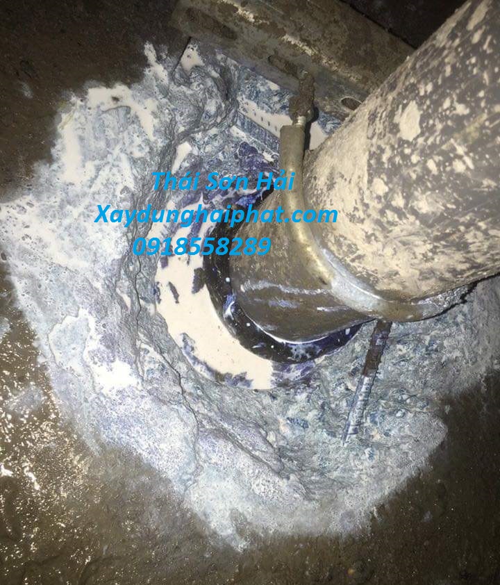 dich-vu-chong-tham-toilet-nha-tam-gia-tot-tai-HN-2