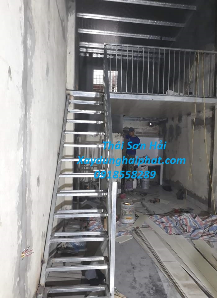 dich-vu-coi-noi-phong-khach-lam-gac-xep-tai-thanh-xuan-hn-2
