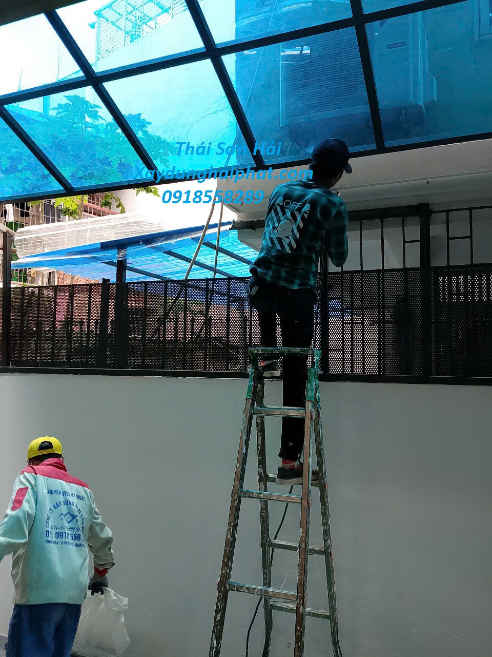 dich-vu-lam-mai-che-poly-uy-tin-lop-mai-poly-an-toan-o-HN-3