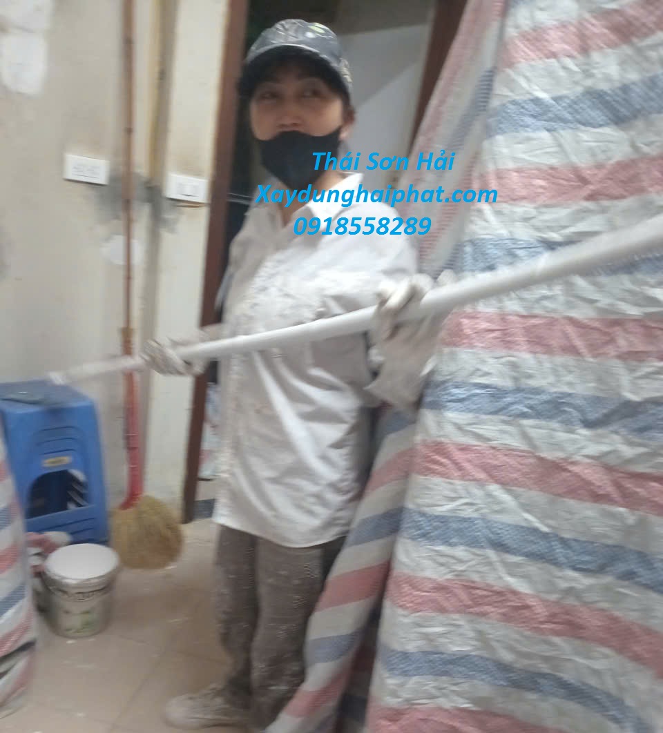 dich-vu-lan-son-nha-ben-lau-chong-tham-son-lai-nha-cu-o-HN-2