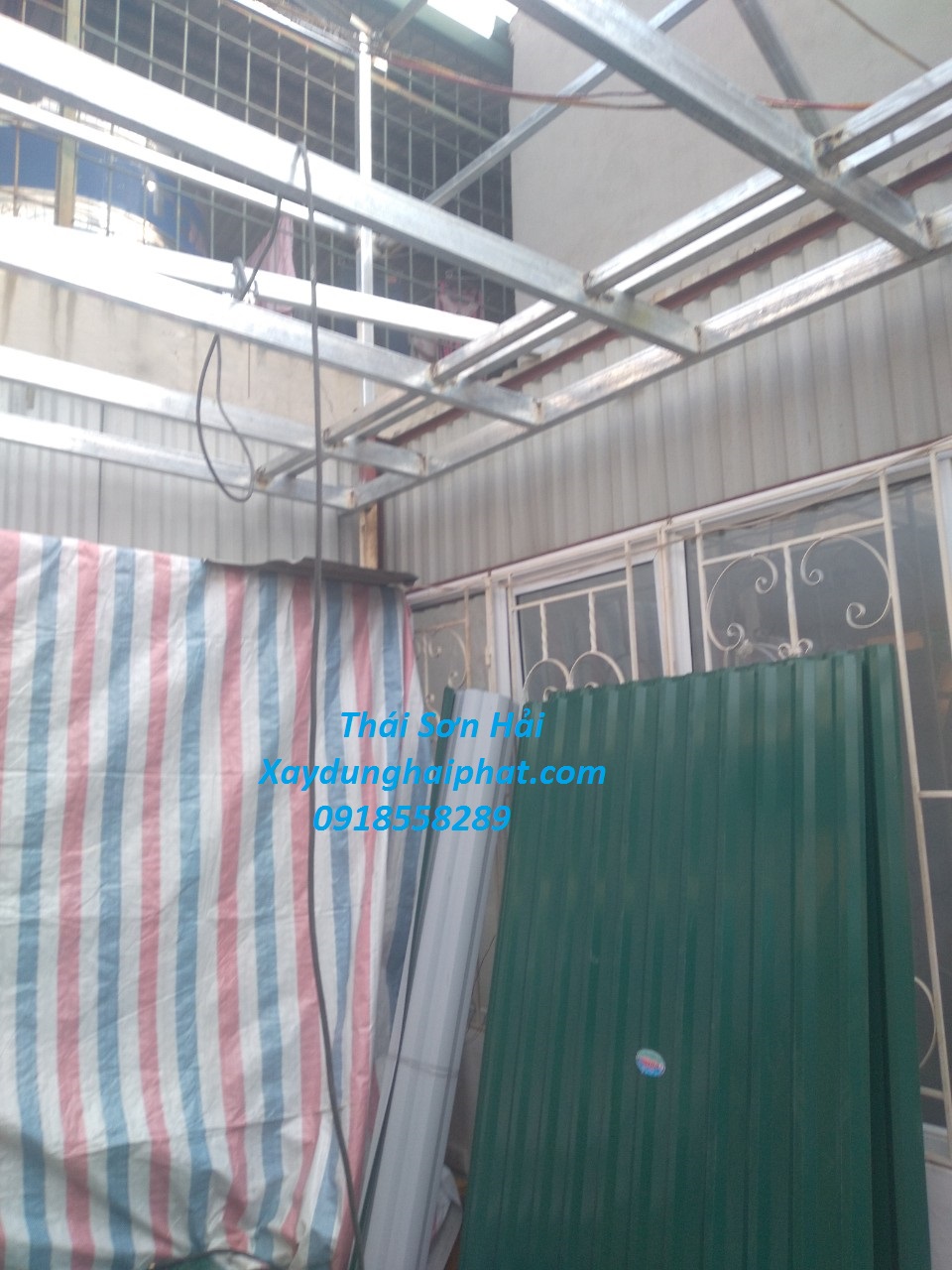 dich-vu-lap-dat-mai-ton-san-thuong-thi-cong-mai-ton-ben-dep-o-HN-5