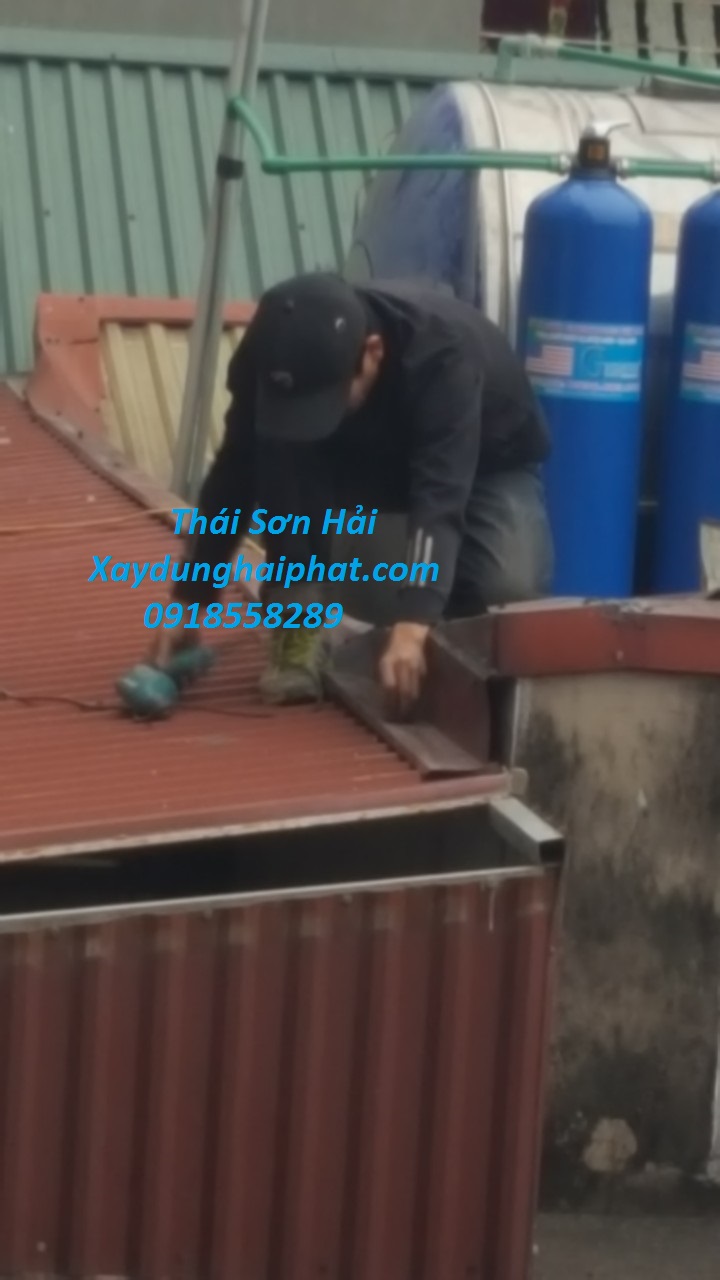 dich-vu-lop-mai-ton-chong-tham-chong-dot-mai-ton-nha-dan-o-HN-4