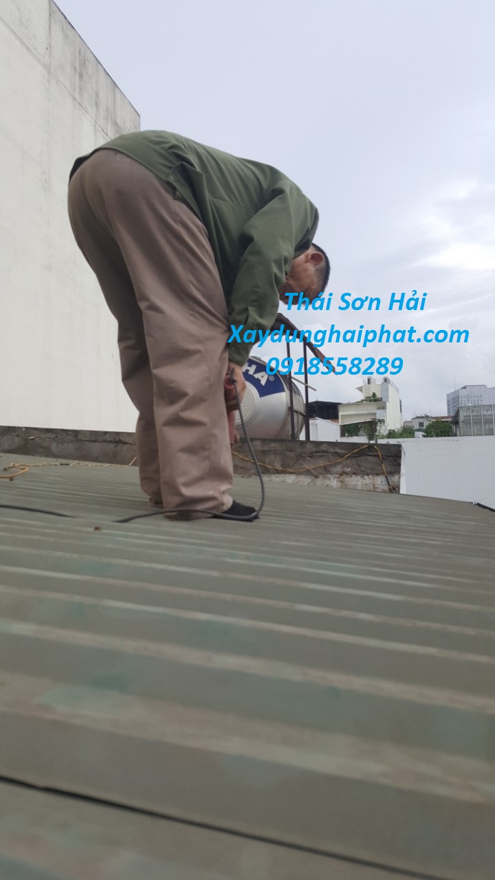 dich-vu-lop-ton-lanh-cai-tao-mai-ton-chong-nong-o-Ha-Noi-1