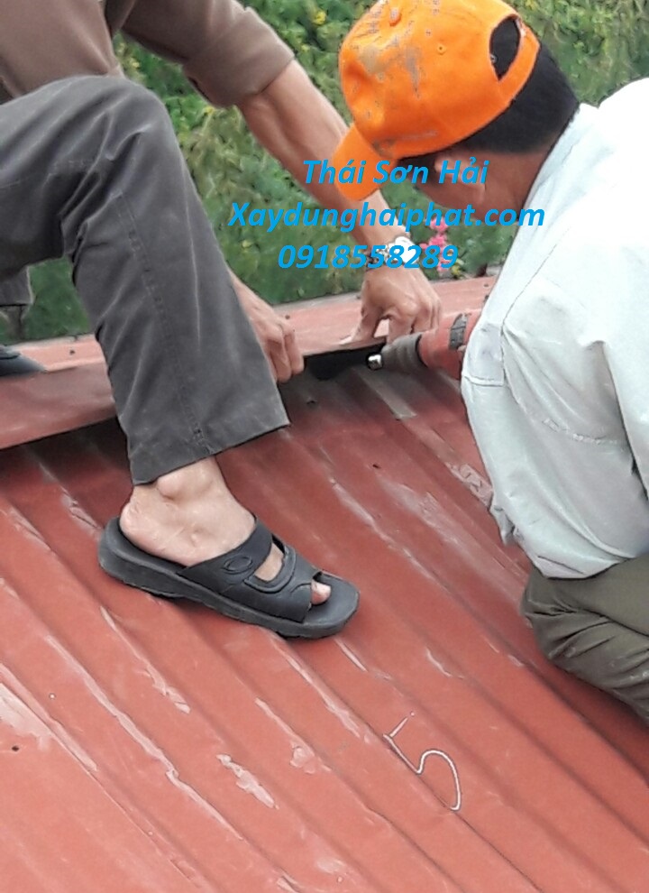 dich-vu-sua-chua-chong-dot-mai-ton-tai-Hoang-Mai-HN-2