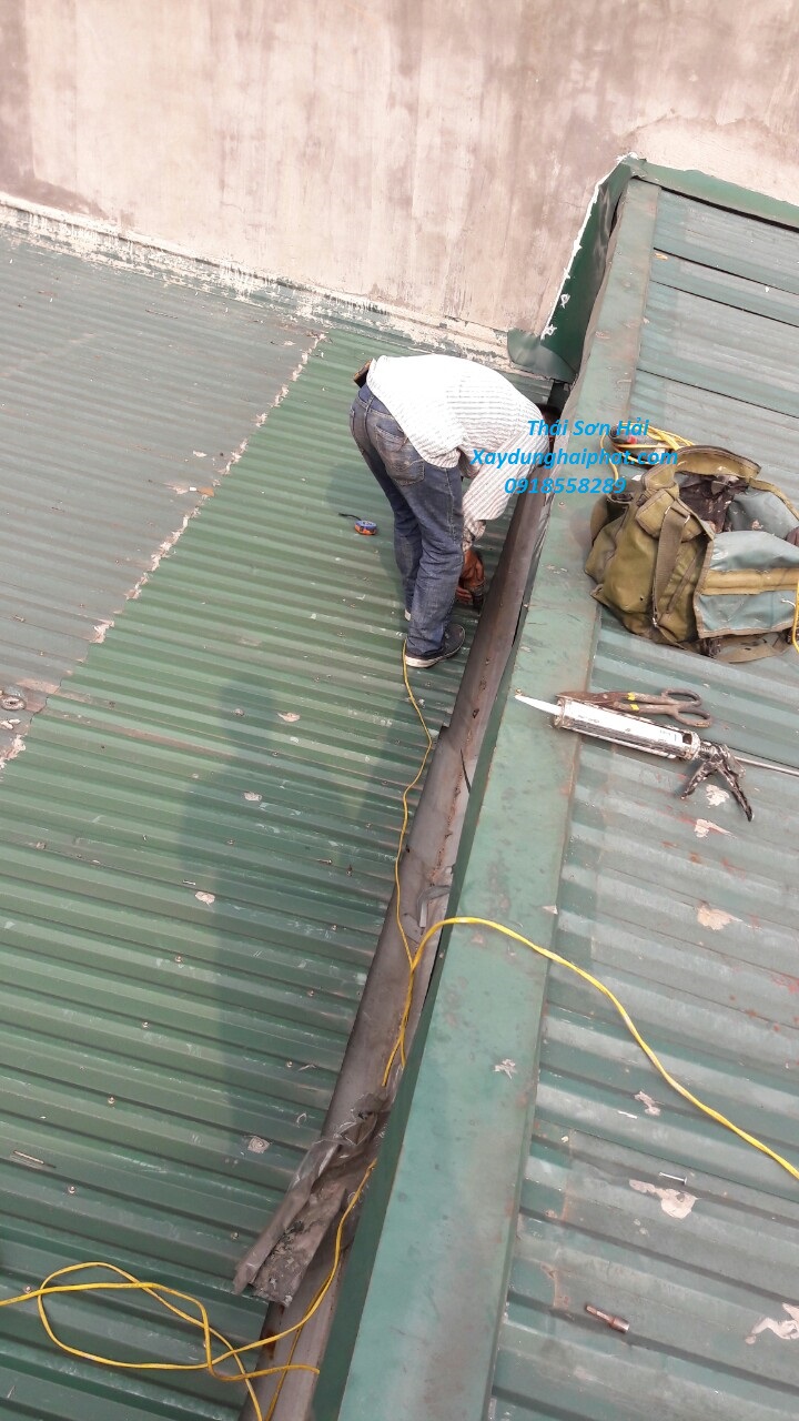 doi-ngu-tho-sua-mai-ton-lam-mang-xoi-nha-o-HN-4