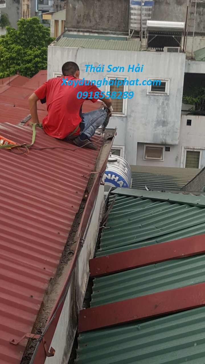 doi-ngu-tho-sua-mai-ton-lam-mang-xoi-nha-o-HN-5