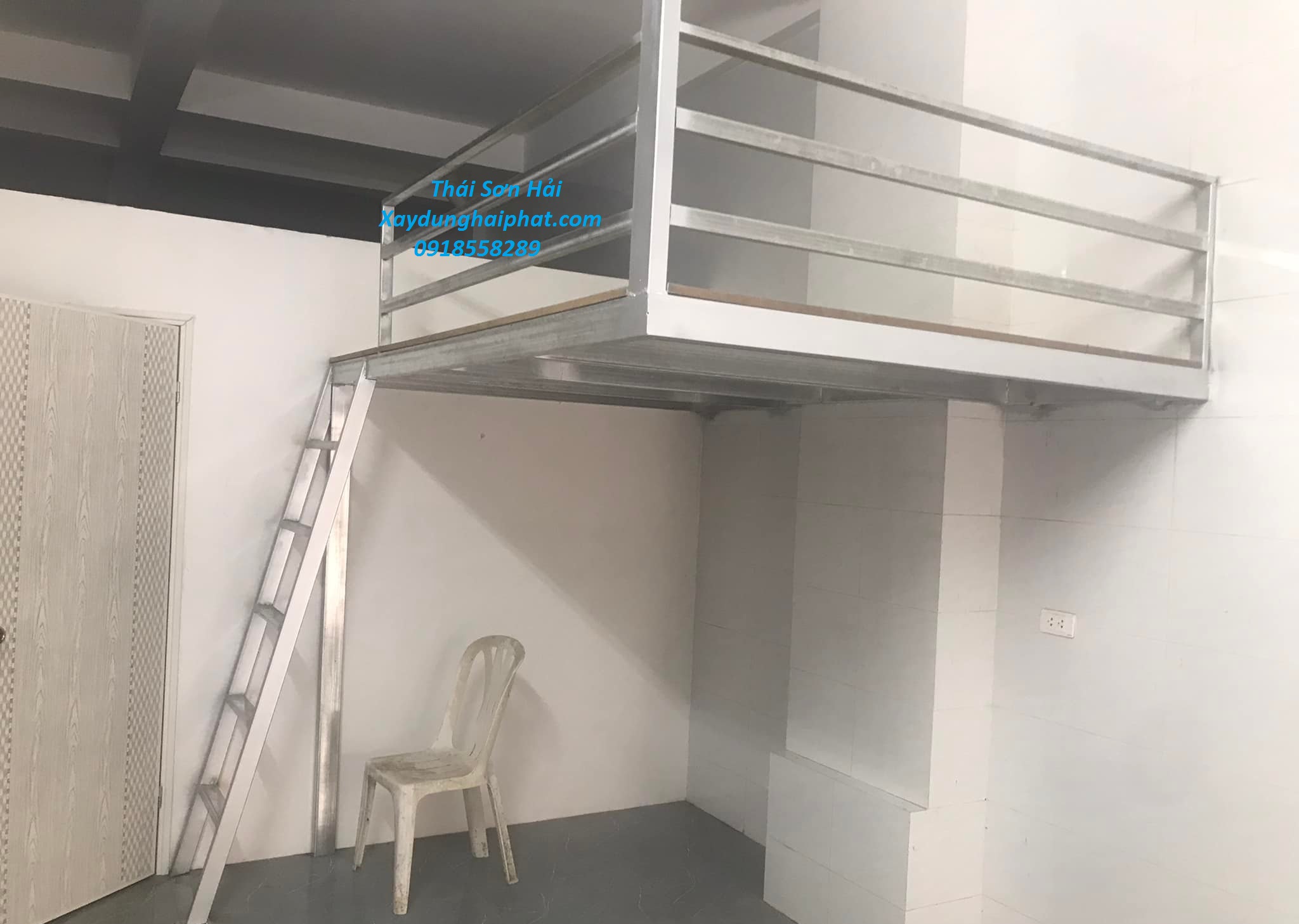 doi-ngu-tho-thi-cong-gac-lung-lam-gac-xep-cho-nha-o-HN-5