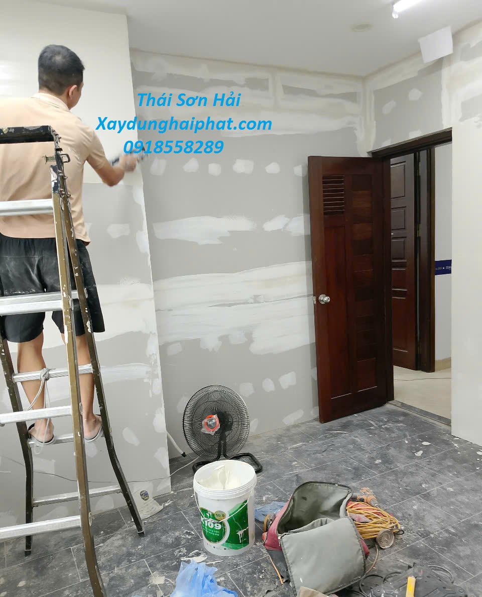 doi-tho-son-tuong-chuyen-nhan-lan-son-cho-nha-cu-o-HN-2