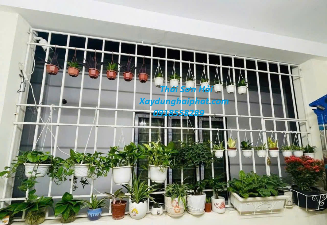 doi-tho-thi-cong-khung-bao-ve-chuong-cop-ban-cong-uy-tin-Ha-Noi-6