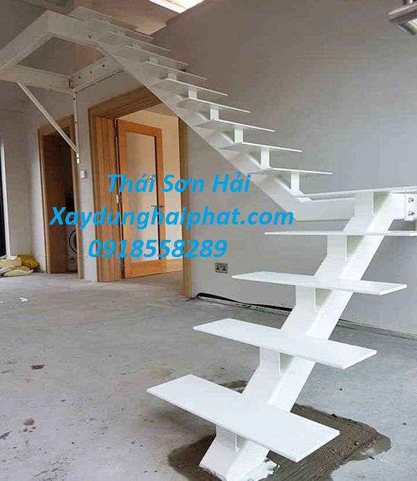 don-vi-lam-cau-thang-sat-chat-luong-lam-cau-thang-sat-chiu-luc-tot-o-HN-6