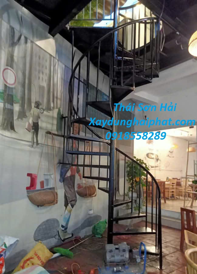 don-vi-lam-cau-thang-sat-gia-dinh-cau-thang-thep-nham-o-HN-6