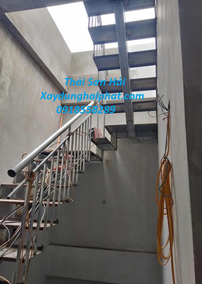 don-vi-lam-cau-thang-sat-uy-tin-cau-thang-sat-ben-dep-Ha-Noi-5