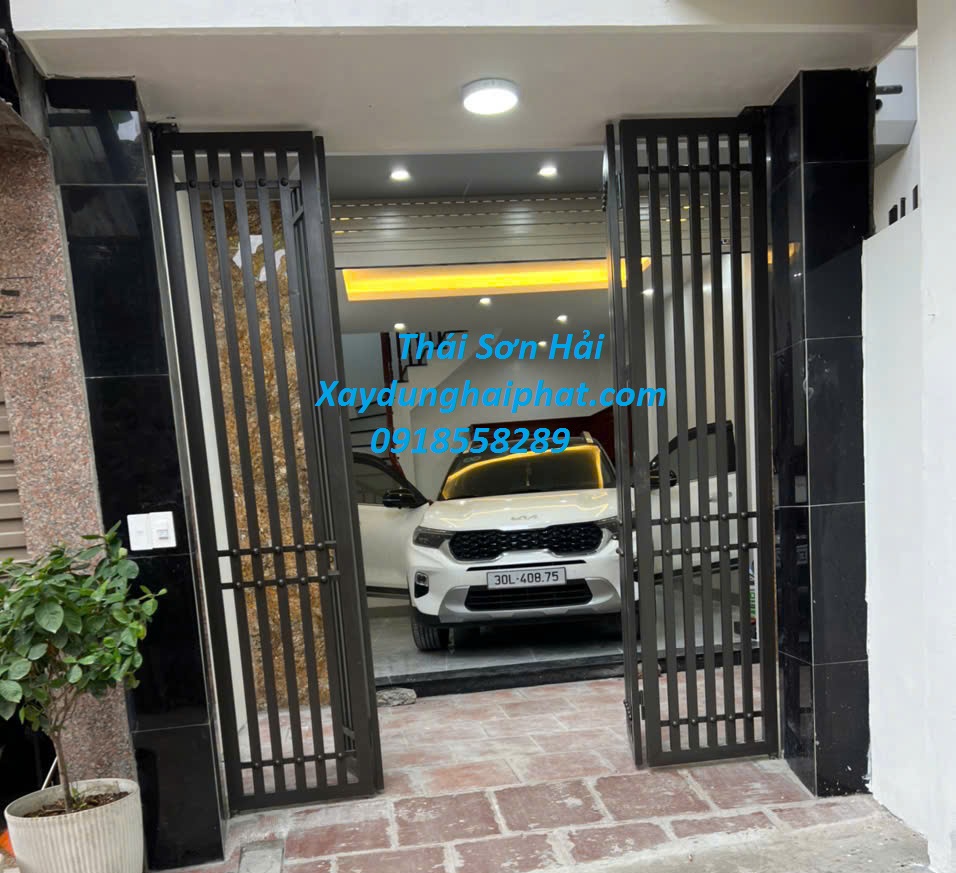 don-vi-lam-cua-sat-lam-cua-cong-sat-tai-nha-Ha-Noi-2