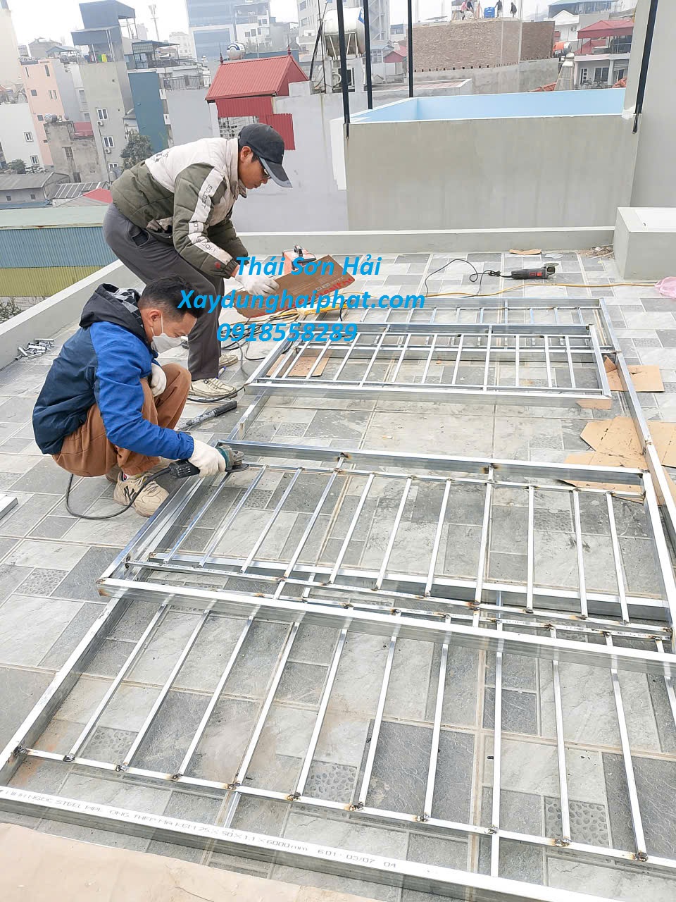 lam-cua-sat-mai-ton-chong-nong-cua-cong-sat-chong-ri-set-o-HN-3