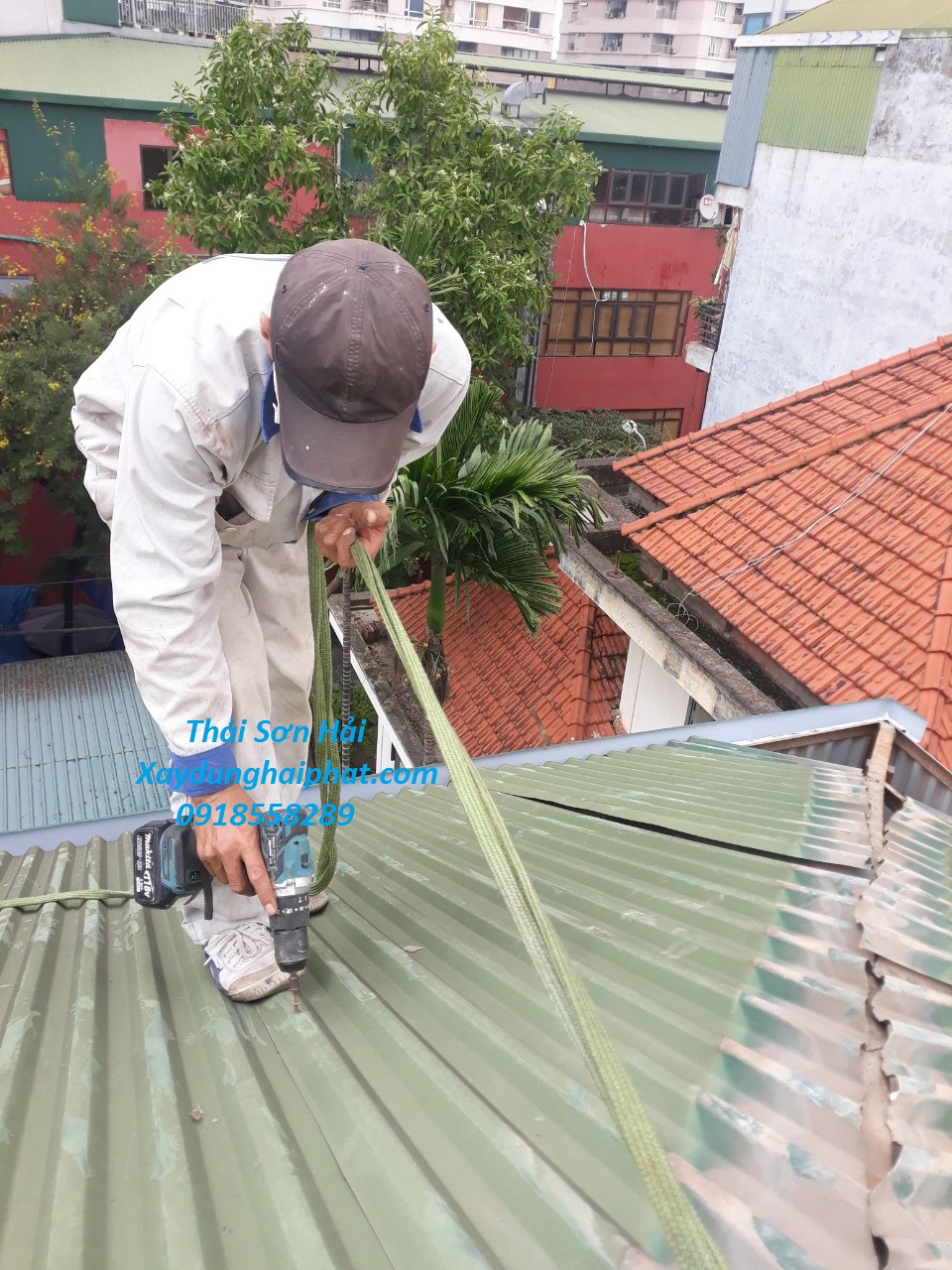 Làm mái tôn nhà dân dụng, thay thế mái tôn nhà cũ ở Hà Nội giá rẻ