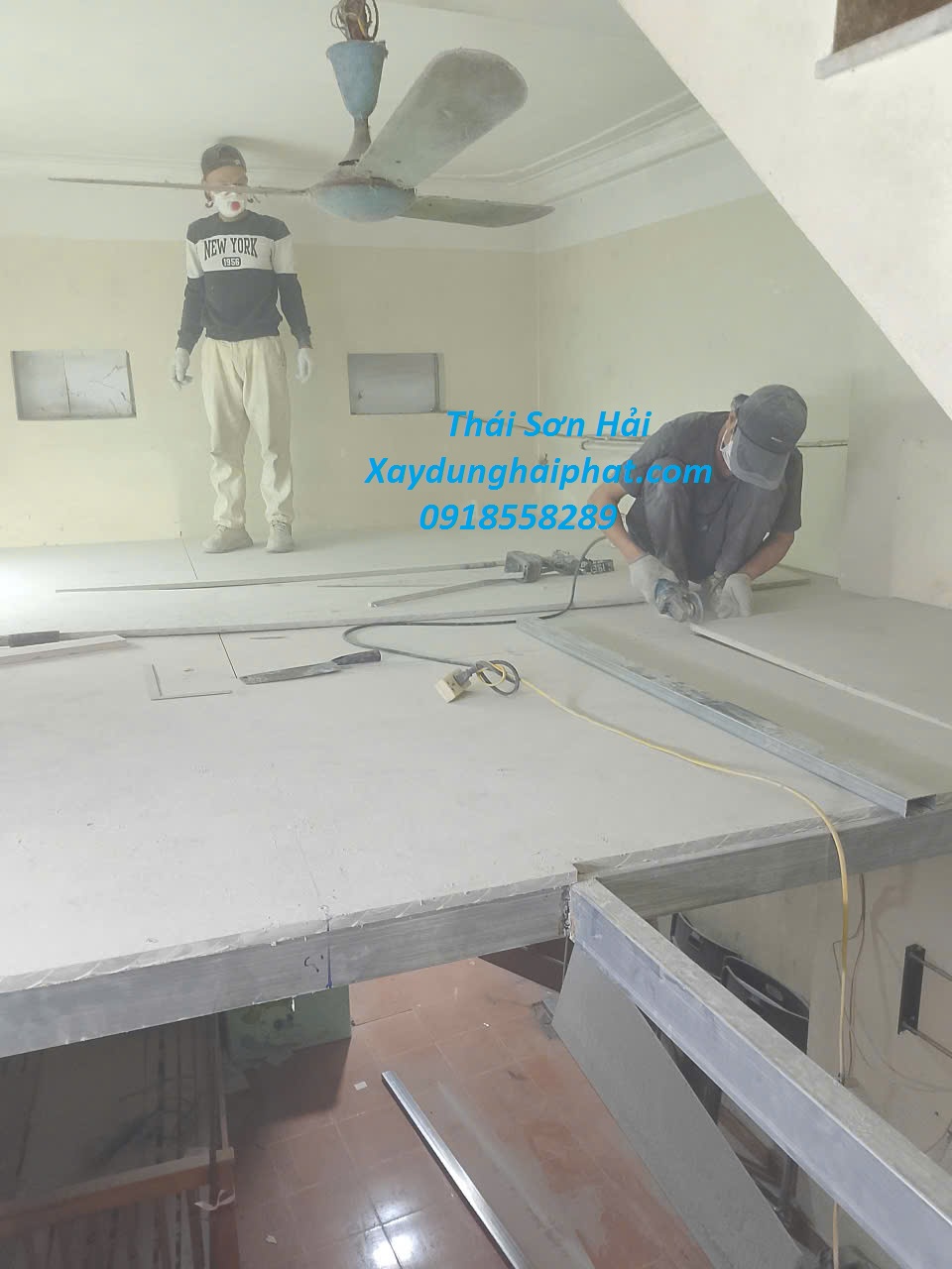 nhan-lam-gac-lung-lam-gac-lung-bang-sat-gia-dinh-tai-Ha-Noi-1