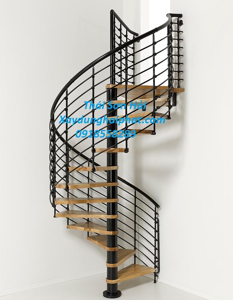 nhan-lam-mai-ton-san-thuong-cau-thang-sat-xoan-len-san-thuong-o-HN-7