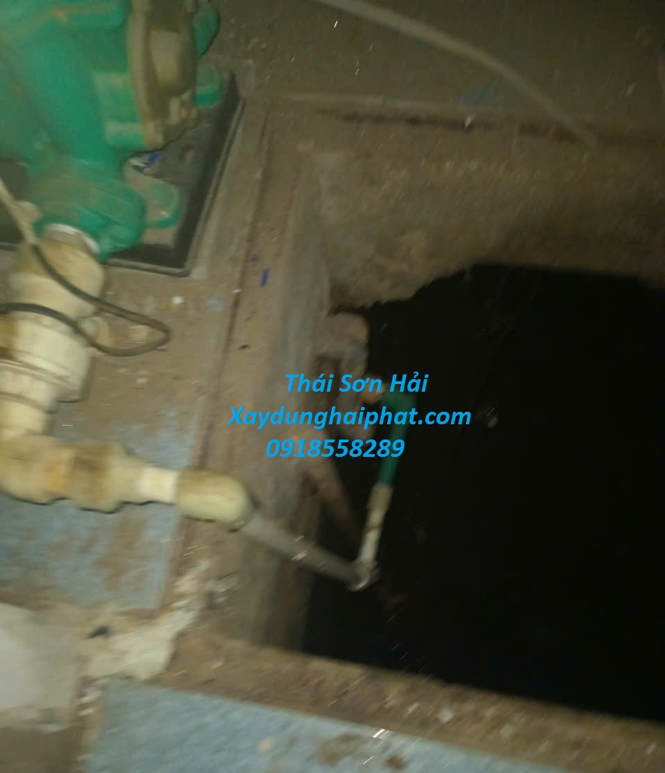 sua-be-ngam-bi-nut-chong-tham-be-chua-nuoc-gia-dinh-o-HN-3