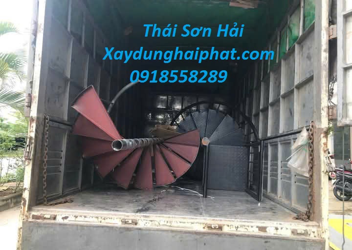 thi-cong-cau-thang-sat-nham-cau-thang-sat-dep-gia-re-tai-ha-noi-4