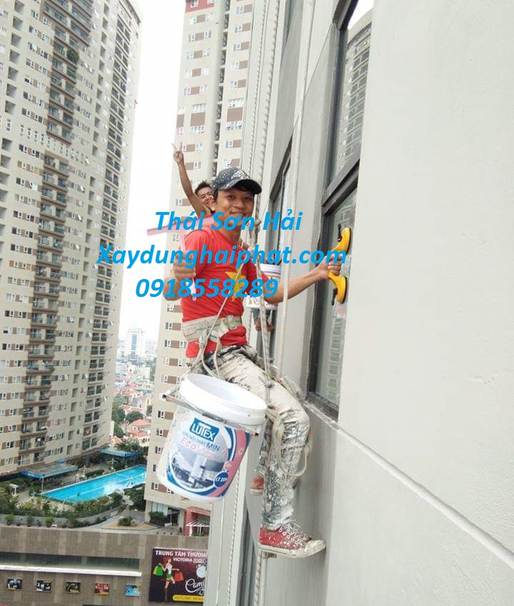 tho-chong-tham-tuong-nha-chong-tham-khe-ho-giua-tuong-o-hn-3