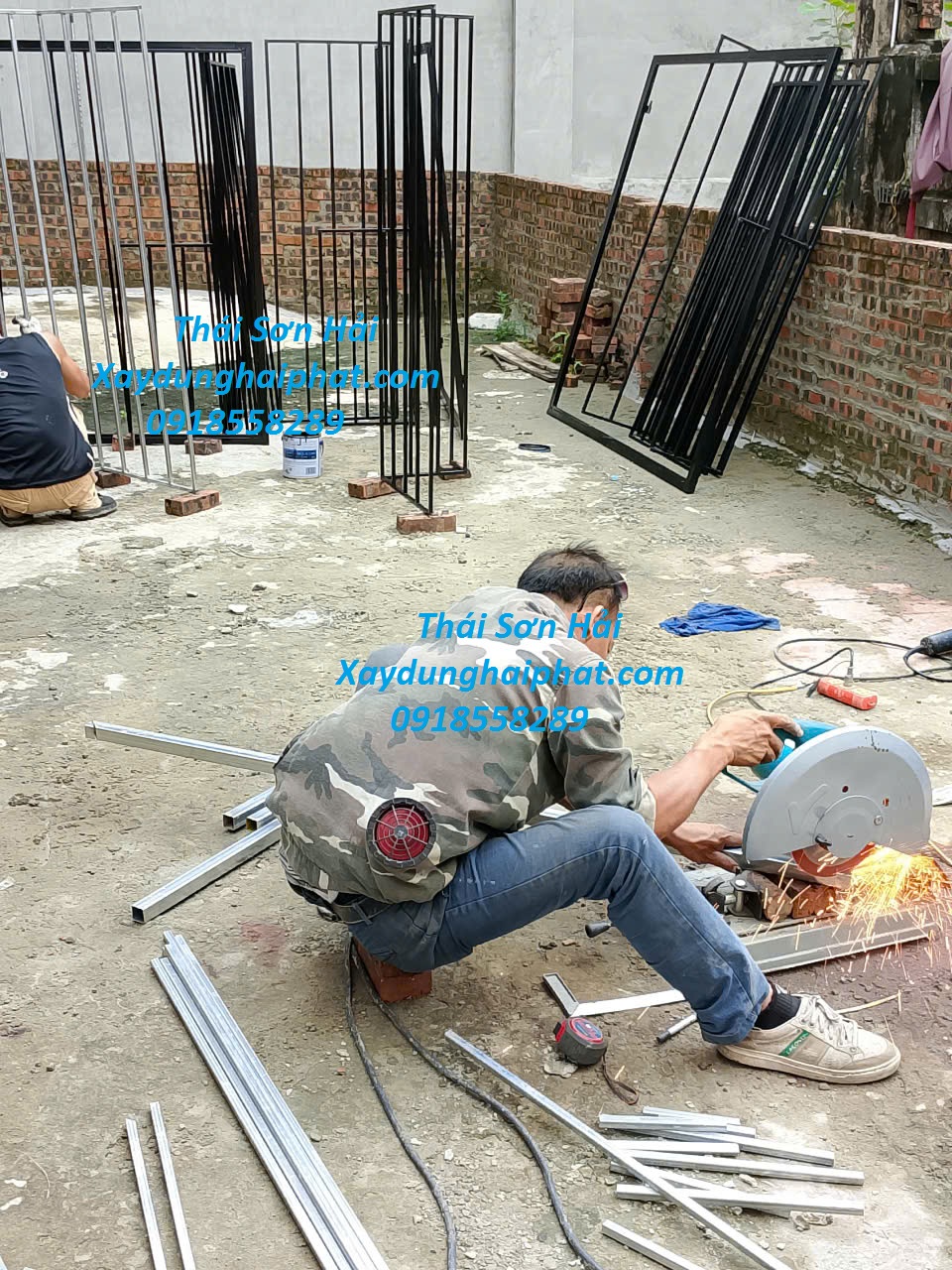 tho-han-khung-bao-ve-chuong-cop-thep-hop-ma-kem-o-HN-1