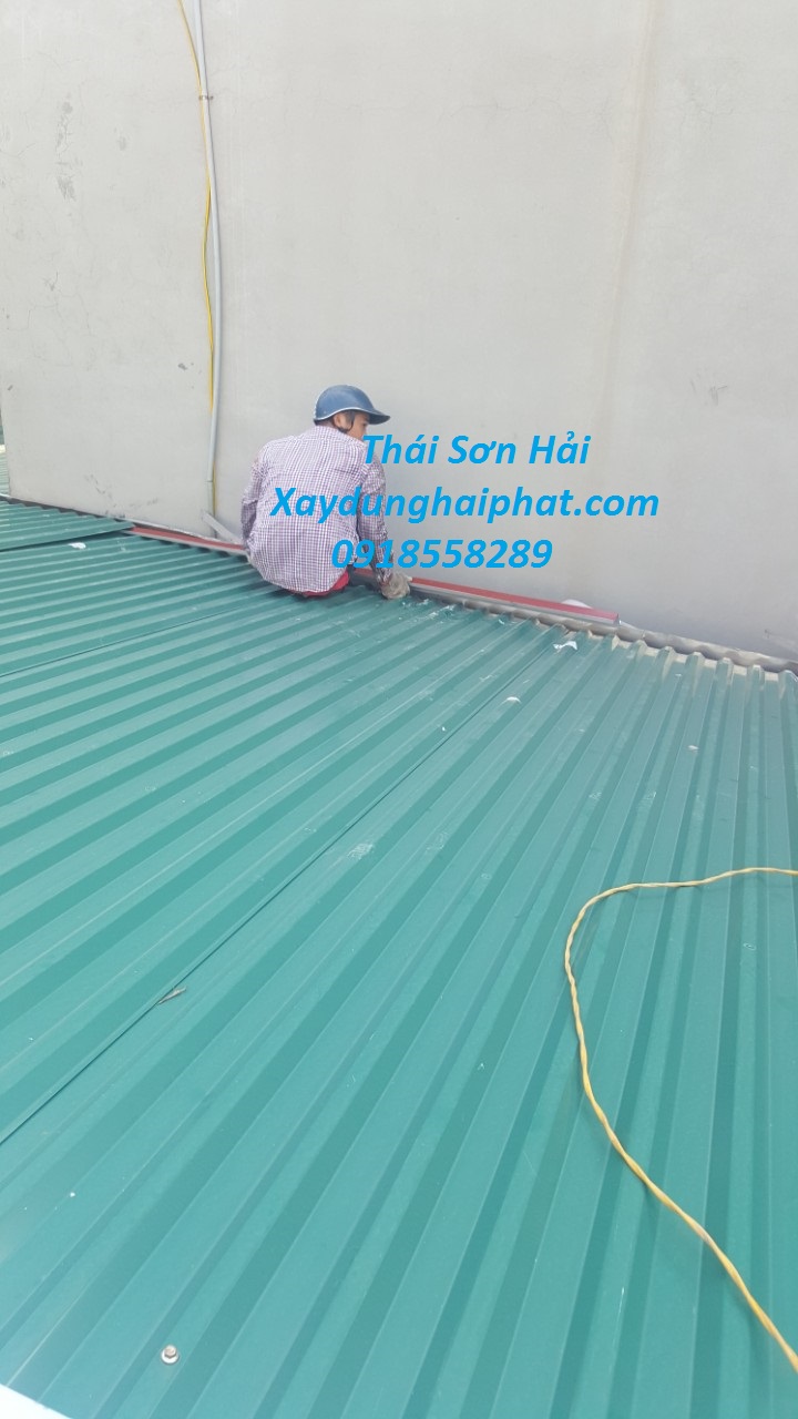 tho-lap-dat-mang-xoi-inox-gan-toi-thay-mang-xoi-inox-chong-ri-o-HN-6