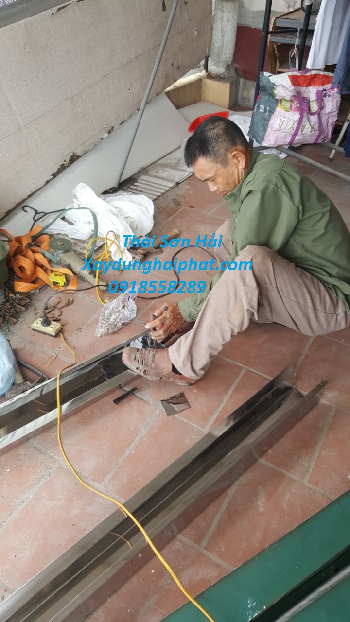 tho-lap-mang-xoi-inox-chuyen-nghiep-thay-mang-xoi-inox-o-Ha-Noi-2