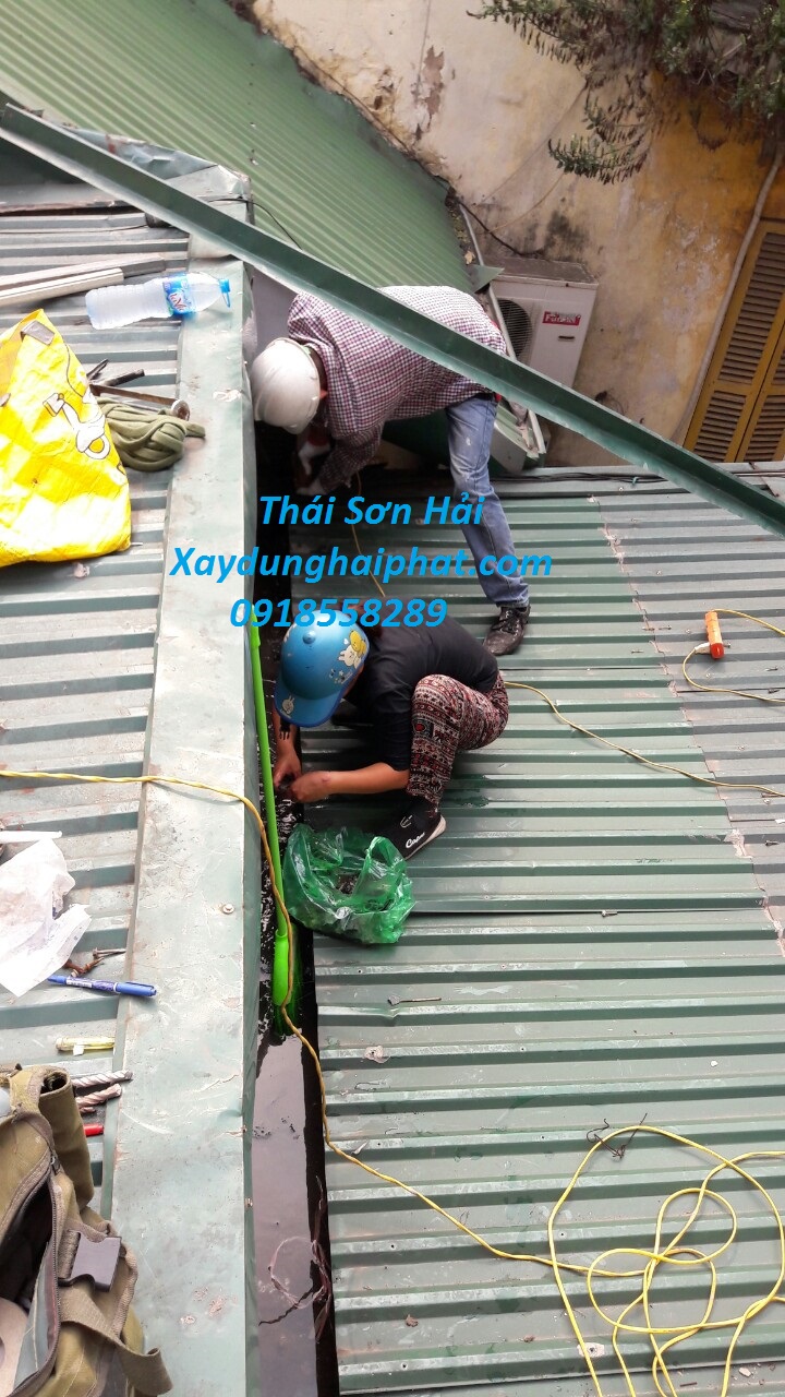 tho-sua-mai-ton-chuyen-nghiep-chong-tham-dot-mai-ton-o-HN-4