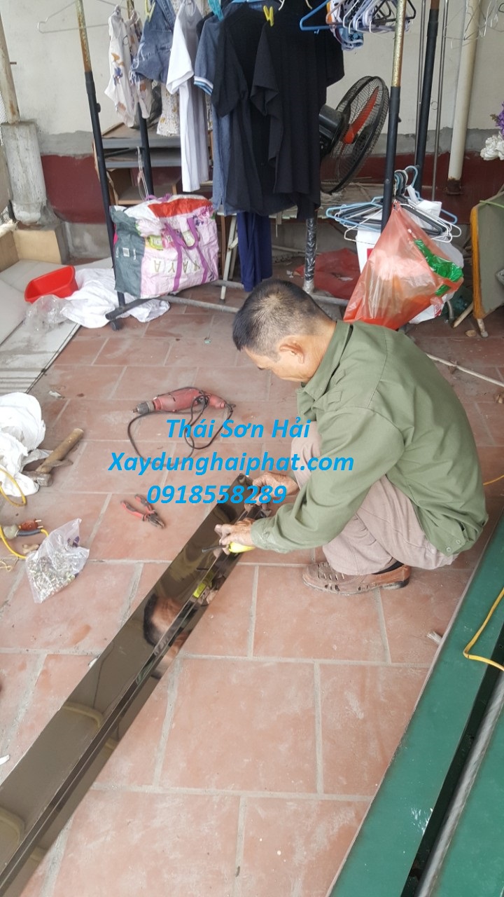 tho-thay-mang-xoi-gan-day-thay-mang-nuoc-mai-ton-tai-nha-o-Ha-Noi-2