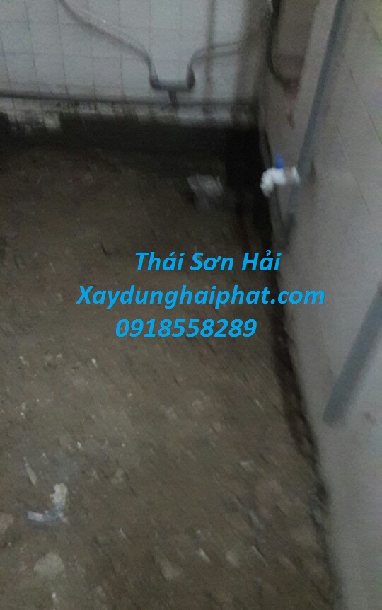 tho-xu-ly-dot-san-toilet-cai-tao-nha-ve-sinh-chong-tham-o-HN-1