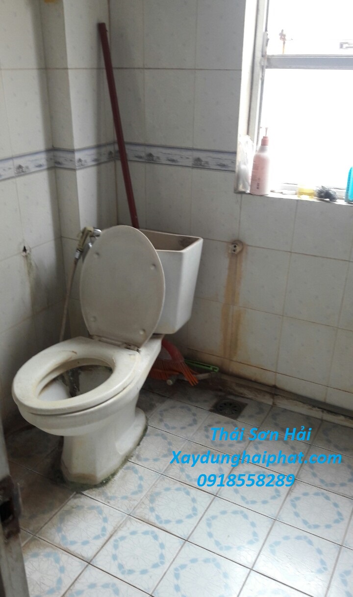 thue-tho-chong-tham-nha-tam-cu-xu-ly-tham-toilet-triet-de-o-HN-6