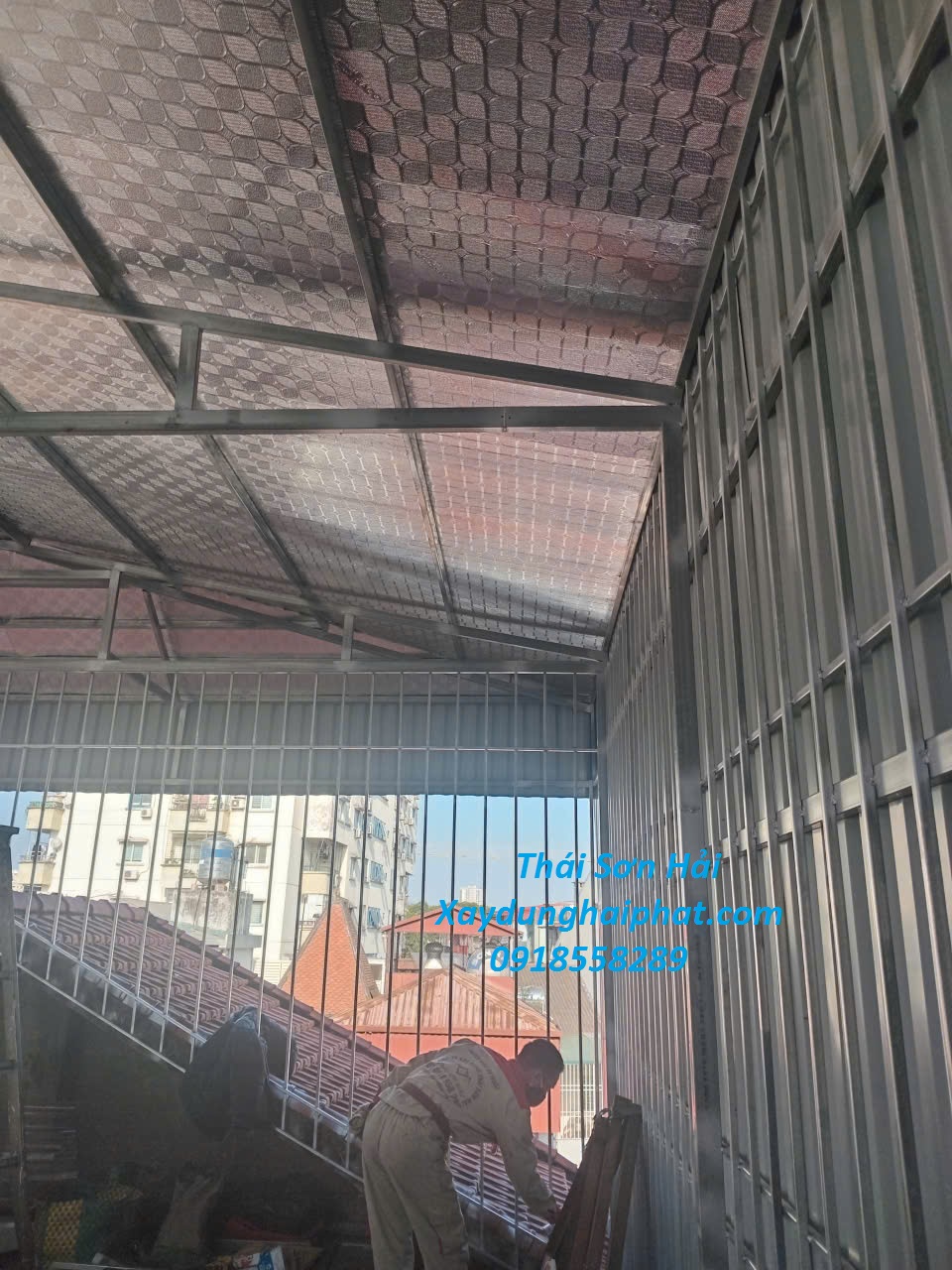 xu-ly-mai-ton-bi-dot-nuoc-chong-dot-mai-ton-gia-re-o-HN-2